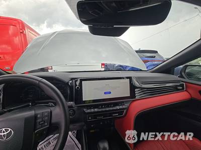 2026 Toyota Camry XSE - zdjęcie 11 z 20 - miniatura