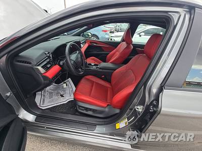 2026 Toyota Camry XSE - zdjęcie 7 z 20 - miniatura