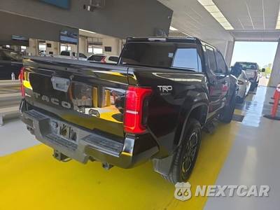 2024 Toyota Tacoma TRD Sport Crew Cab Medium Bed - zdjęcie 4 z 16 - miniatura