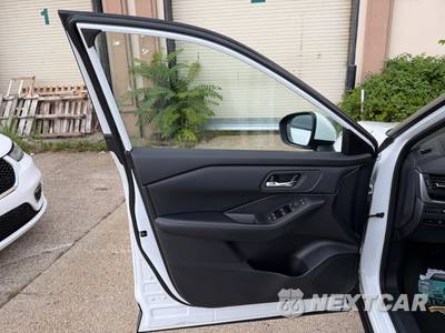 2025 Nissan Rogue SV - zdjęcie 6 z 51 - miniatura
