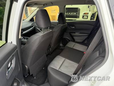 2025 Nissan Rogue SV - zdjęcie 35 z 51 - miniatura