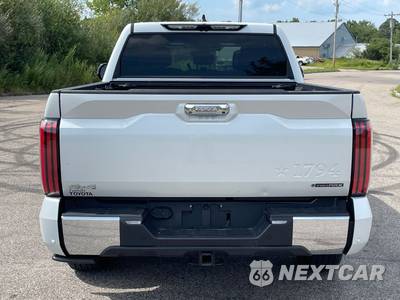 2025 Toyota Tundra i-FORCE MAX 1794 Edition Crew Cab Short Bed - zdjęcie 4 z 36 - miniatura
