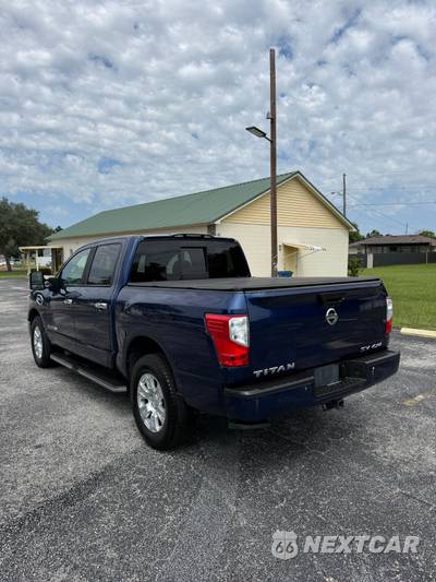 2017 Nissan TITAN SV Crew Cab Short Bed - zdjęcie 7 z 18 - miniatura