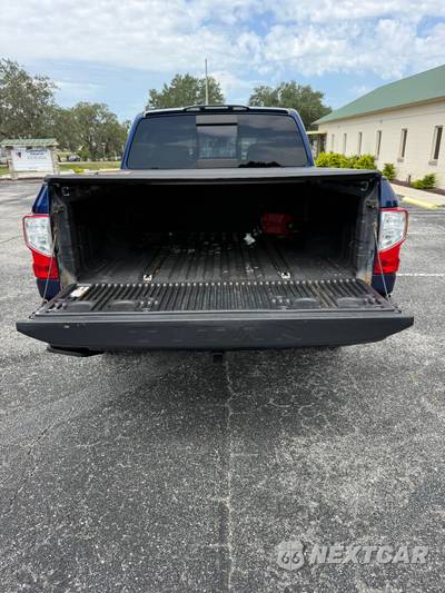 2017 Nissan TITAN SV Crew Cab Short Bed - zdjęcie 8 z 18 - miniatura