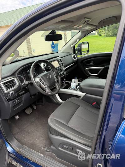 2017 Nissan TITAN SV Crew Cab Short Bed - zdjęcie 10 z 18 - miniatura