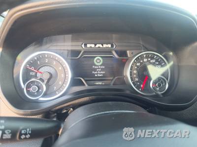 2025 Ram 1500 Big Horn Crew Cab Short Bed - zdjęcie 12 z 18 - miniatura