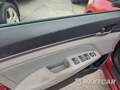 2018 Hyundai Elantra SEL Sedan - zdjęcie 9 z 17 - miniatura