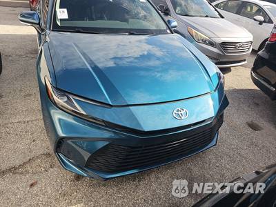 2026 Toyota Camry LE - zdjęcie 2 z 23 - miniatura