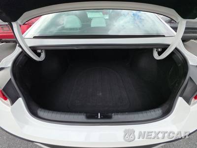 2025 Hyundai Elantra Hybrid Limited - zdjęcie 16 z 26 - miniatura
