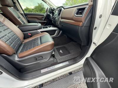 2018 Nissan TITAN XD Platinum Reserve Crew Cab Medium Bed - zdjęcie 34 z 55 - miniatura
