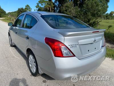 2013 Nissan Versa 1.6 S Plus - zdjęcie 7 z 37 - miniatura
