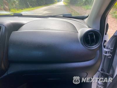 2013 Nissan Versa 1.6 S Plus - zdjęcie 32 z 37 - miniatura