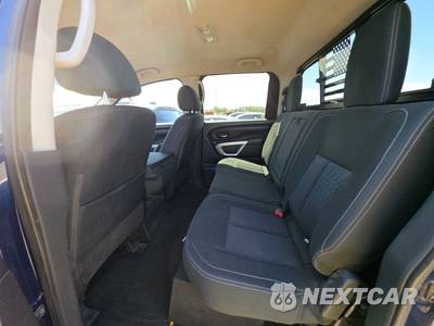 2018 Nissan TITAN SV Crew Cab Short Bed - zdjęcie 13 z 43 - miniatura