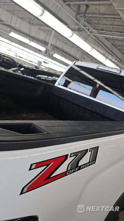 2019 Chevrolet Silverado 3500HD LTZ Crew Cab Medium Bed 1LZ - zdjęcie 23 z 34 - miniatura