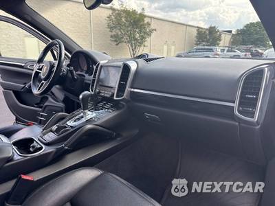 2017 Porsche Cayenne Platinum Edition - zdjęcie 34 z 42 - miniatura