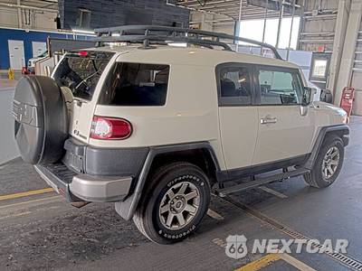 2014 Toyota FJ Cruiser w/Rear Doors - zdjęcie 4 z 36 - miniatura