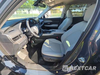 2026 Toyota Grand Highlander XLE - zdjęcie 13 z 28 - miniatura