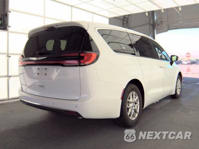 2024 Chrysler Pacifica Touring 121.6" WB - zdjęcie 4 z 27 - miniatura