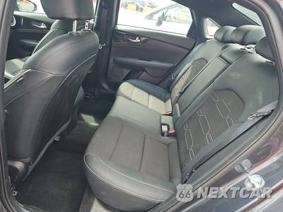 2023 Kia Forte GT-Line - zdjęcie 13 z 36 - miniatura