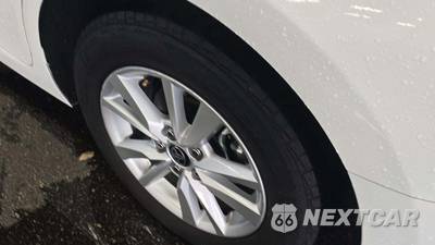 2025 Toyota Camry LE - zdjęcie 24 z 25 - miniatura
