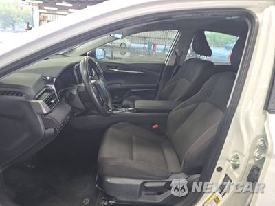 2025 Toyota Camry LE - zdjęcie 7 z 25 - miniatura