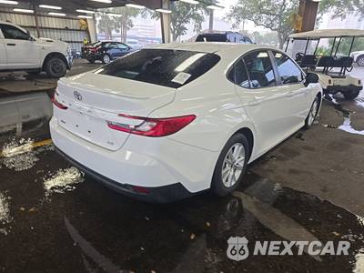 2025 Toyota Camry LE - zdjęcie 4 z 25 - miniatura