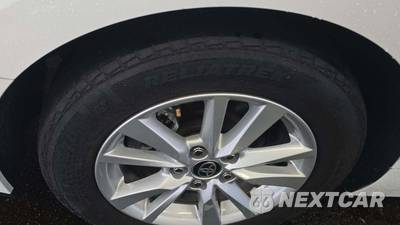 2025 Toyota Camry LE - zdjęcie 19 z 25 - miniatura