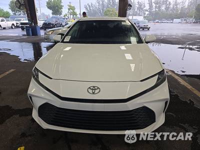 2025 Toyota Camry LE - zdjęcie 2 z 25 - miniatura