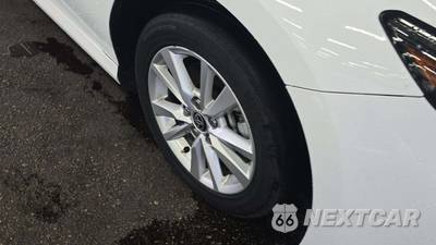 2025 Toyota Camry LE - zdjęcie 22 z 25 - miniatura