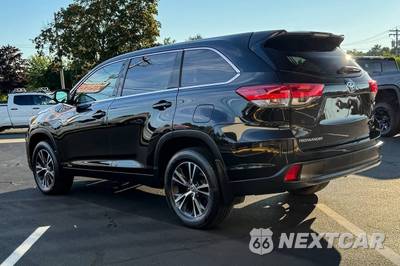 2019 Toyota Highlander Hybrid LE - zdjęcie 6 z 39 - miniatura