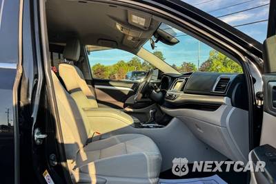 2019 Toyota Highlander Hybrid LE - zdjęcie 12 z 39 - miniatura