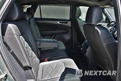 2025 Volkswagen Atlas Cross Sport 2.0T SE w/Technology - zdjęcie 18 z 20 - miniatura