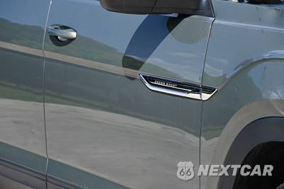 2025 Volkswagen Atlas Cross Sport 2.0T SE w/Technology - zdjęcie 8 z 20 - miniatura