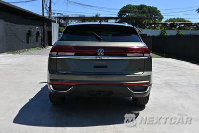 2025 Volkswagen Atlas Cross Sport 2.0T SE w/Technology - zdjęcie 4 z 20 - miniatura