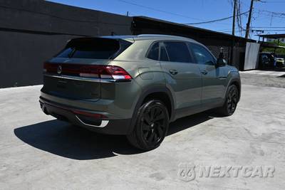 2025 Volkswagen Atlas Cross Sport 2.0T SE w/Technology - zdjęcie 5 z 20 - miniatura