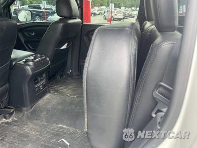 2019 Nissan TITAN SV Crew Cab Short Bed - zdjęcie 6 z 10 - miniatura