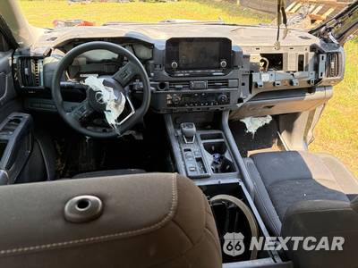 2025 Nissan Pathfinder S - zdjęcie 10 z 15 - miniatura