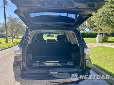 2017 Toyota 4Runner SR5 - zdjęcie 22 z 35 - miniatura