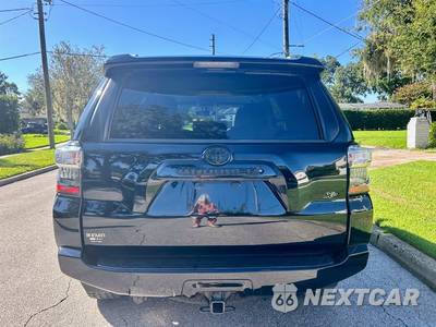 2017 Toyota 4Runner SR5 - zdjęcie 4 z 35 - miniatura