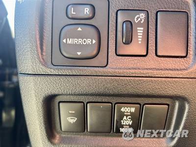 2017 Toyota 4Runner SR5 - zdjęcie 19 z 35 - miniatura