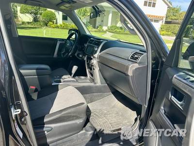 2017 Toyota 4Runner SR5 - zdjęcie 33 z 35 - miniatura