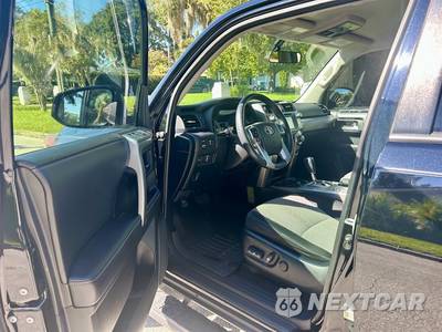 2017 Toyota 4Runner SR5 - zdjęcie 8 z 35 - miniatura