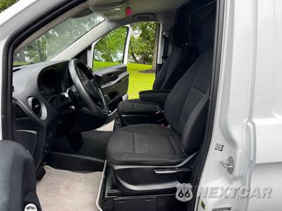 2019 Mercedes-Benz Metris Cargo Van 126.0" WB - zdjęcie 33 z 45 - miniatura