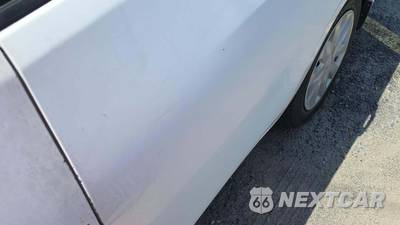 2015 Nissan Versa SV - zdjęcie 24 z 33 - miniatura