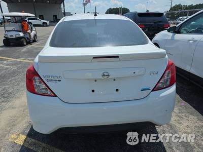 2015 Nissan Versa SV - zdjęcie 5 z 33 - miniatura