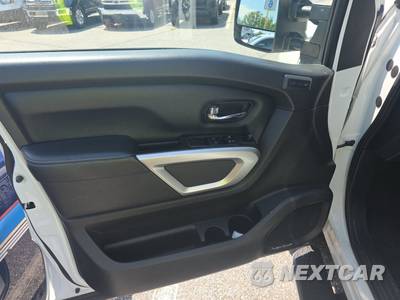 2017 Nissan TITAN XD PRO-4X Crew Cab Medium Bed - zdjęcie 9 z 19 - miniatura