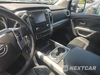 2017 Nissan TITAN XD PRO-4X Crew Cab Medium Bed - zdjęcie 11 z 19 - miniatura