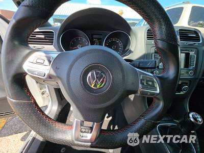 2014 Volkswagen GTI Driver's Edition - zdjęcie 10 z 43 - miniatura