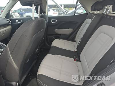 2025 Hyundai Venue SEL - zdjęcie 13 z 30 - miniatura