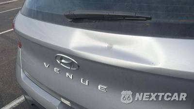 2025 Hyundai Venue SEL - zdjęcie 19 z 30 - miniatura
